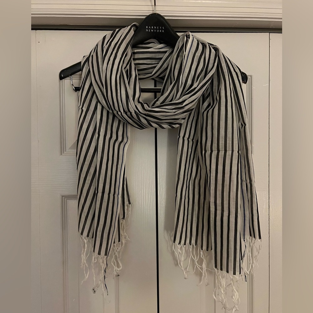 *SOLD* Beautiful and never worn lightweight Dries van Noten summer scarf.